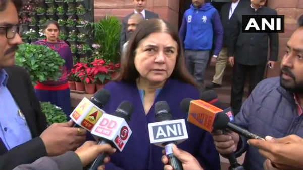 मेनका गांधी ने किया विरोध