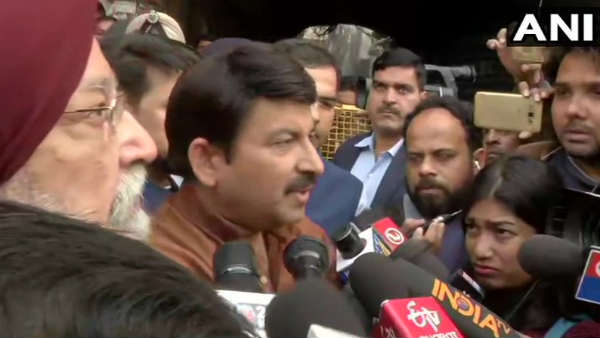 दिल्ली अनाज मंडी आग: 43 मौतों पर मनोज तिवारी ने जताया दुख, मृतकों के परिवारों को 5 लाख की सहायता का ऐलान दिल्ली अनाज मंडी आग: 43 मौतों पर मनोज तिवारी ने जताया दुख, मृतकों के परिवारों को 5 लाख की सहायता का ऐलान