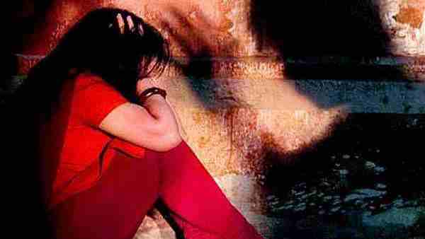 Truck driver physical attack by Karnataka woman in Uttarakhand Truck driver physical attack by Karnataka woman in Uttarakhand