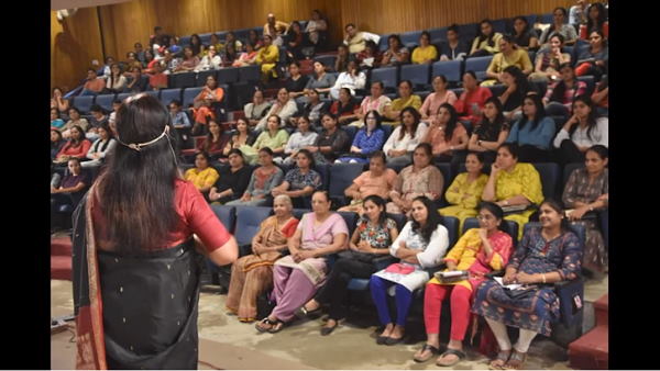 gujarati female motivational speaker nisha butani on self defence of girls gujarati female motivational speaker nisha butani on self defence of girls