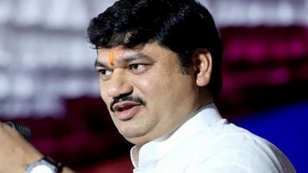 Dhananjay Munde writes to cm Uddhav demands clean chit for protesters accused in Koregaon violence Dhananjay Munde writes to cm Uddhav demands clean chit for protesters accused in Koregaon violence