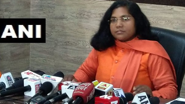 Savitri Bai Phule resigns from Congress will form her own party Savitri Bai Phule resigns from Congress will form her own party