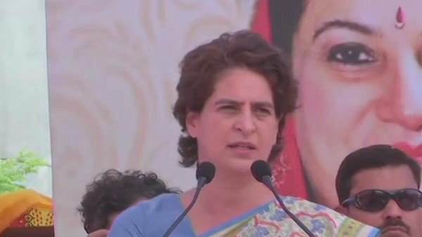 प्रियंका गांधी ने घटना का विरोध किया