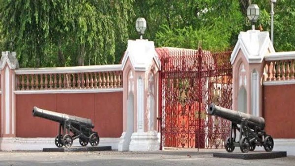 Naxalites of Jharkhand threaten to bomb blast in Raj Bhavan of UP Naxalites of Jharkhand threaten to bomb blast in Raj Bhavan of UP