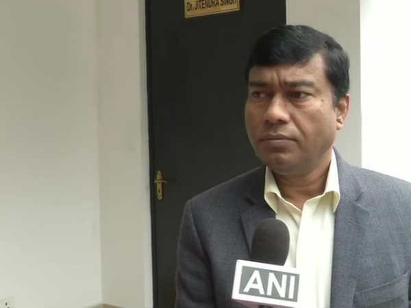 नागरिकता संशोधन बिल को लेकर असम में विरोध तेज, केंद्रीय मंत्री रामेश्वर तेली के घर भी तोड़फोड़ नागरिकता संशोधन बिल को लेकर असम में विरोध तेज, केंद्रीय मंत्री रामेश्वर तेली के घर भी तोड़फोड़