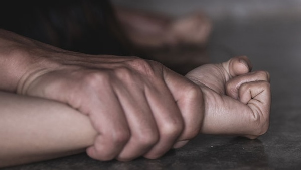12वीं के स्टूडेंट हैं छात्र-छात्रा