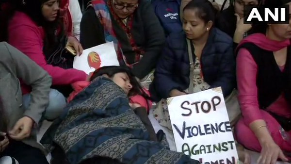 Delhi Commission,Swati Maliwal , hunger strike ,delhi, Jantar mantar Delhi Commission,Swati Maliwal , hunger strike ,delhi, Jantar mantar