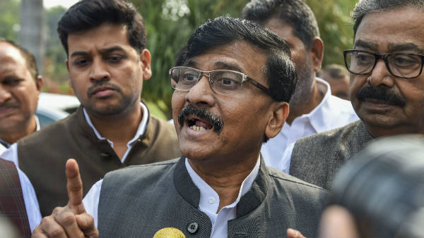 सुरक्षा के लिए खतरा हैं घुसपैठिये- शिवसेना