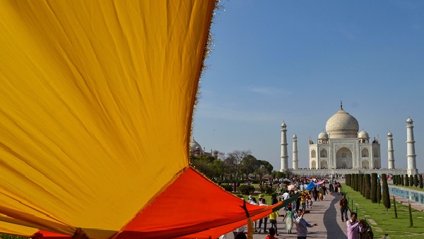 2 लाख पर्यटकों ने कैंसिल कराया पास