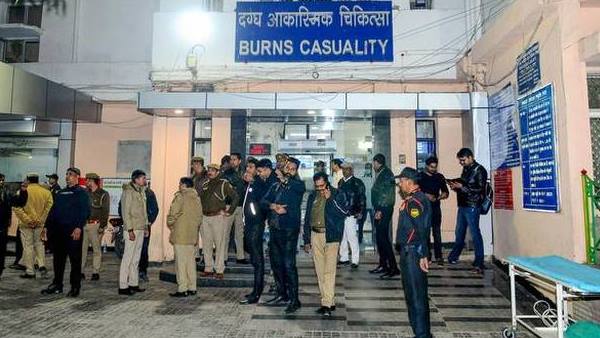 गैंगरेप के आरोपियों ने पीड़िता को पेट्रोल डाल के लगाई थी आग