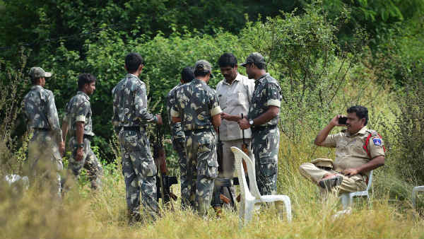 अपराधियों ने दीवार और झाड़ियों का उठाया था फायदा