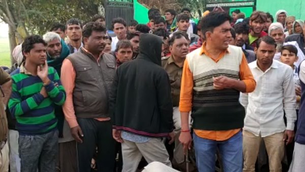आरोपियों को फांसी की मांग