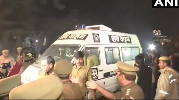 पुलिस की बड़ी संख्या में तैनाती