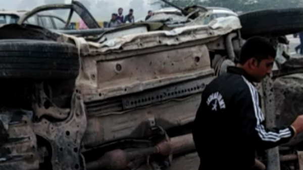 mathura yamuna expressway road accident 4 people died mathura yamuna expressway road accident 4 people died