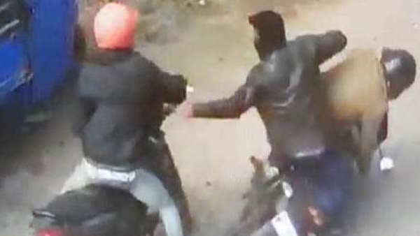 अपराधियों की तलाश में जुटी है पुलिस