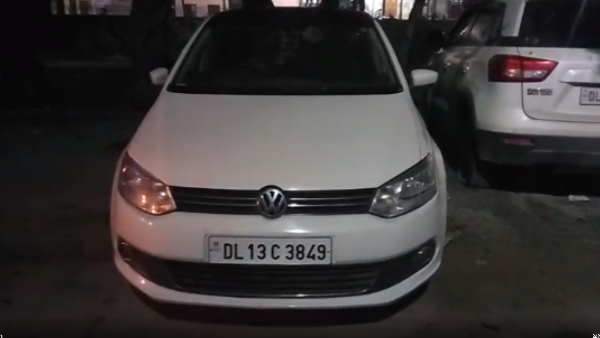 delhi assembly election police deposit cash from car delhi assembly election police deposit cash from car