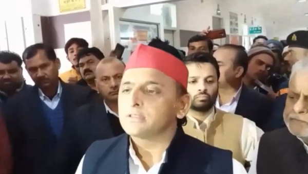 uttar pradesh akhilesh yadav visit kannauj and meet inujured persons in kannau road accident uttar pradesh akhilesh yadav visit kannauj and meet inujured persons in kannau road accident