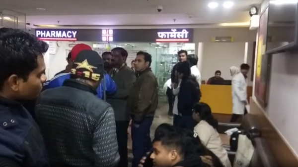 uttar pradesh ghaziabad boy did attack from knife on girl uttar pradesh ghaziabad boy did attack from knife on girl