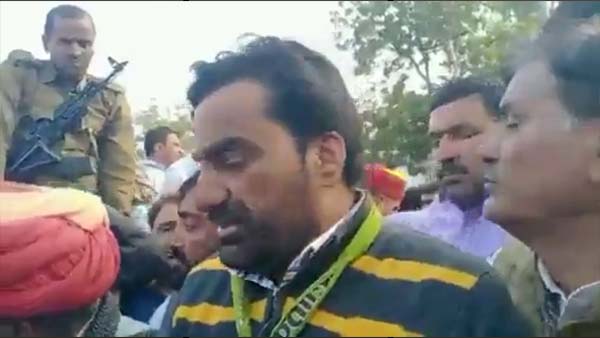 बाड़मेर पुलिस की मौजदूगी में नागौर सांसद पर हमला