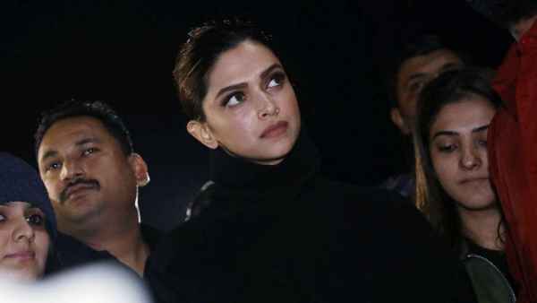दीपिका के JNU जाने पर मचा बवाल
