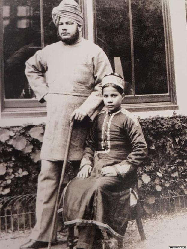 VICTORIA & ABDUL VICTORIA & ABDUL