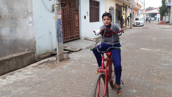 Abu of Etawah works with his legs inspirational story Abu of Etawah works with his legs inspirational story