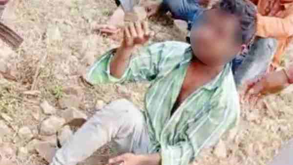 A youth was brutally beaten up in Alirajpur A youth was brutally beaten up in Alirajpur