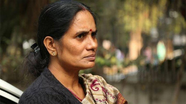 बोल न पाने के कारण लिख कर कहीं मां से अपने दिल की बात