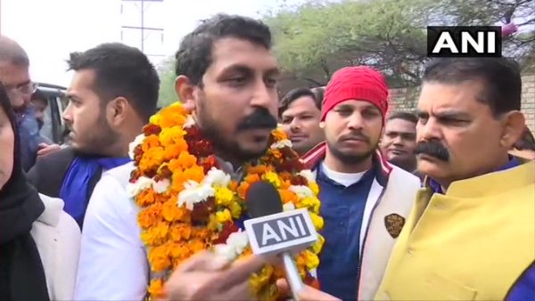 चंद्रशेखर को जमानत की शर्तों में छूट, कोर्ट ने दी दिल्ली आने की इजाजत चंद्रशेखर को जमानत की शर्तों में छूट, कोर्ट ने दी दिल्ली आने की इजाजत