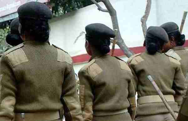 डीजीपी ने की दोनों महिला कांस्टेबलों की सराहना