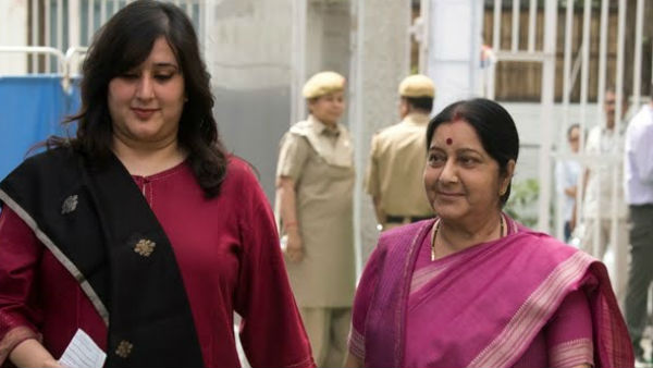 कपिल मिश्रा के भी नाम के हैं चर्चे