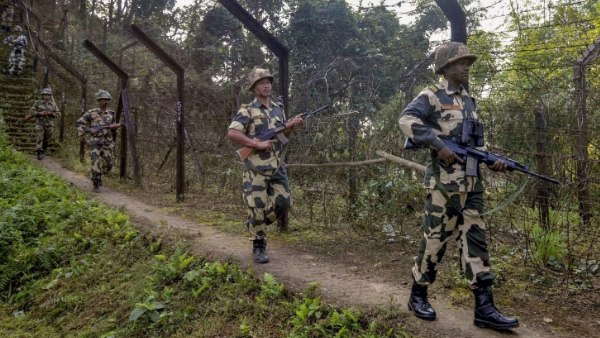 BSF says Bangladesh nationals returning to their country after NRC exercise in Assam BSF says Bangladesh nationals returning to their country after NRC exercise in Assam