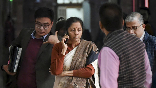 लोगों ने की ऑफिसर की तारीफ
