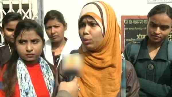 ये लोकतात्रिक अधिकारों का हनन