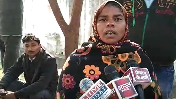 'मेरी बेटी बस में ही रह गई'