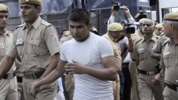 पिता को देख रोने लगा विनय
