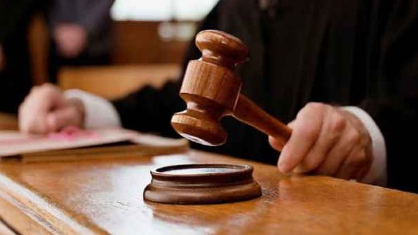 राज्य सरकार से बच्ची को मुआवजा देने की अनुशंसा
