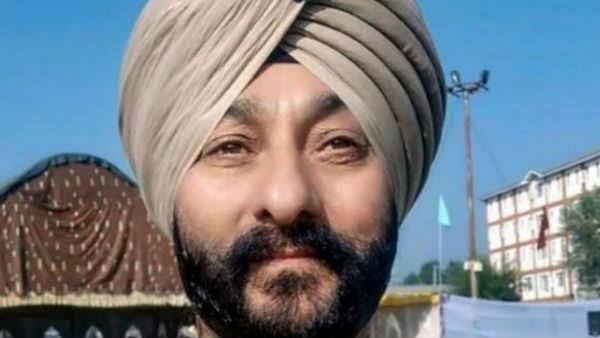 आम लोगों से पैसे उगाहने और उन्हें झूठे मुकदमों में फंसाने का लगा आरोप