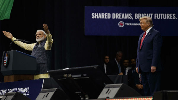 'हाउडी मोदी' में ट्रंप और मोदी