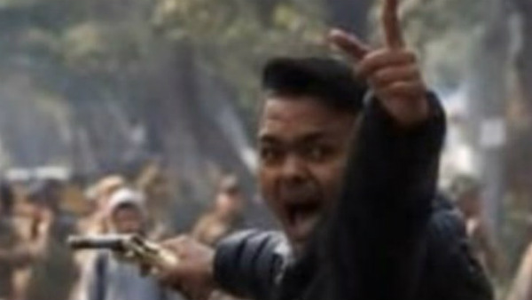जेवर में पान की दुकान चलाता है हमलावर