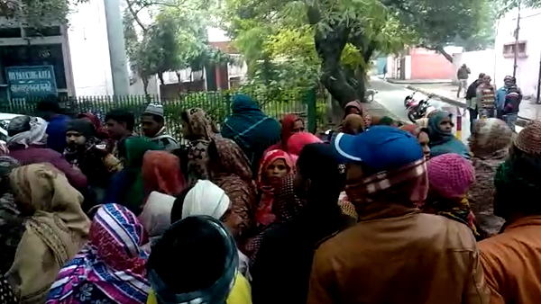 सैकड़ों दलितों ने प्रदर्शन किया तब एफआईआर हुई