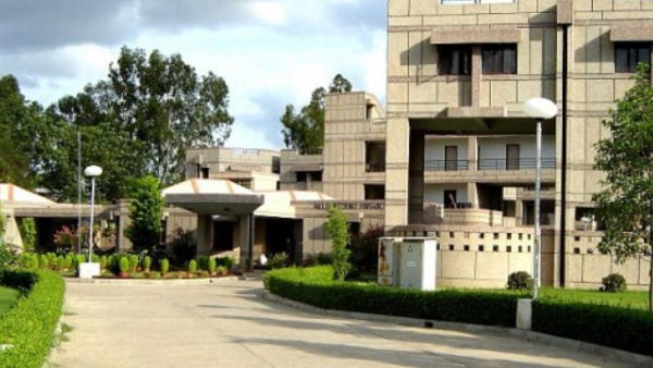 शिकायत पर छात्रों ने दी सफाई