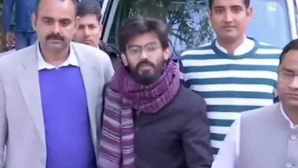 JNU Student Sharjeel Imam had prepared an anti CAA/NRC pamphlet with misleading and intimidating facts&distributed it in various masjids JNU Student Sharjeel Imam had prepared an anti CAA/NRC pamphlet with misleading and intimidating facts&distributed it in various masjids
