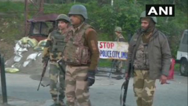 j&K:आतंकियों ने सुरक्षाबलों को बनाया निशाना, एक आतंकी ढेर j&K:आतंकियों ने सुरक्षाबलों को बनाया निशाना, एक आतंकी ढेर