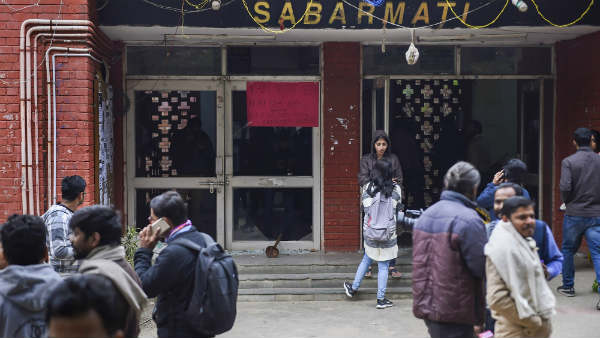 एबीवीपी के पक्ष को हाइलाइट नहीं किए जाने का आरोप