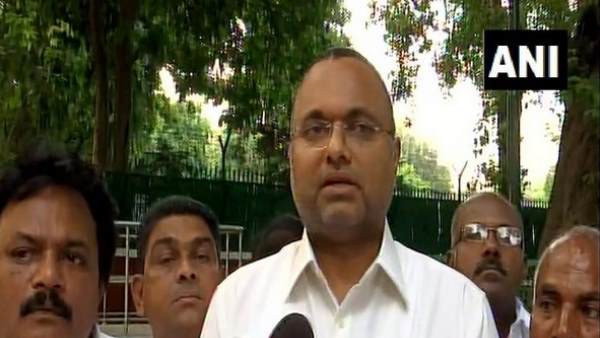 एमपीलैड को दो साल के लिए खत्म करना बिल्कुल अस्वीकार्य है