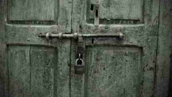 Son and daughter-in-law locked elderly mother in the room Son and daughter-in-law locked elderly mother in the room