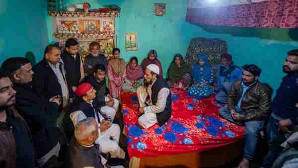 Akhilesh Yadav met family of mohd vakeel killed in CAA violence Akhilesh Yadav met family of mohd vakeel killed in CAA violence