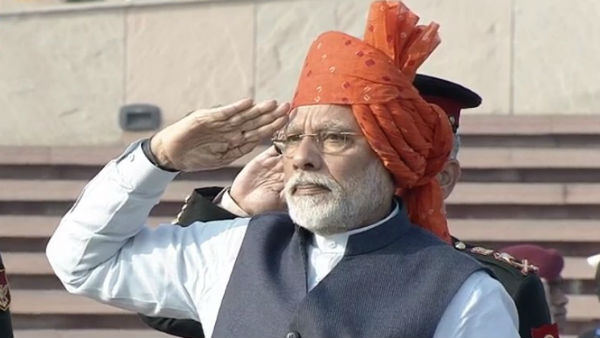 राजपथ पर दिखा सैन्य बल
