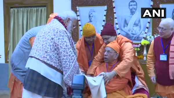 पीएम को खाने में दिया गया भोग और प्रसाद